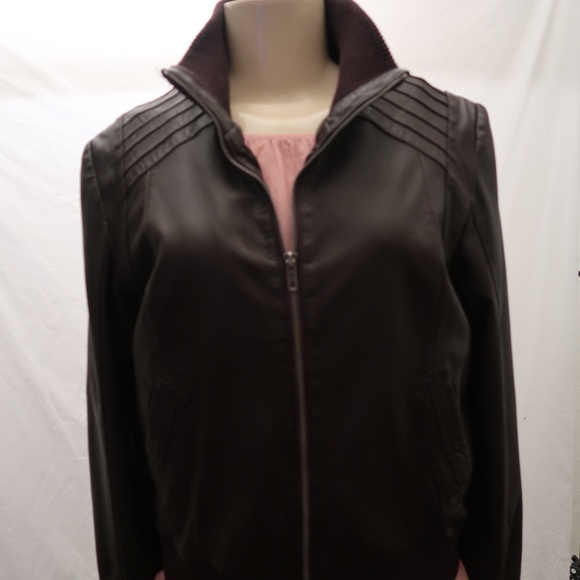 BLACK RIVET - Picture 2 of 5